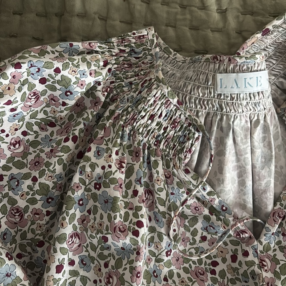 LAKE Floral Smocked Blouse - Picture 4 of 4